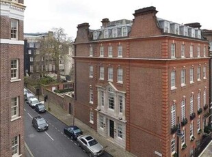 flat to rent in Hill Street,
W1J, London