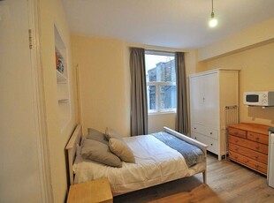 Studio flat to rent London, W8 6TG
