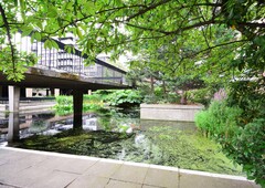 Flat in The Water Gardens, Hyde Park Estate, W2