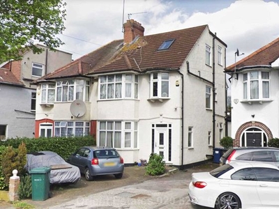 4 bedroom semi-detached house for sale London, NW4 4TN