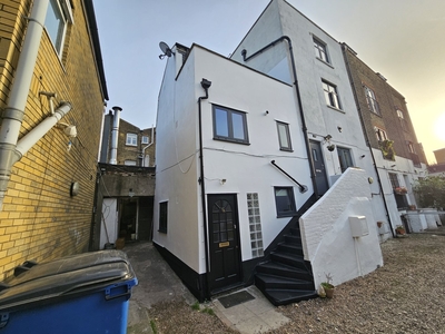 End Of Terrace House for sale - Regal Row, SE15