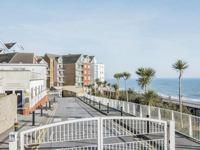 2 bedroom flat for sale in Honeycombe Chine, Bournemouth, Dorset, BH5