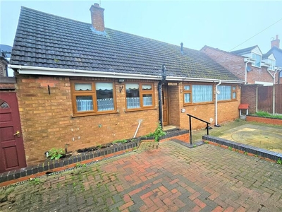 3 bedroom detached bungalow for sale in Highland Road, Tunnel Hill, Worcester, WR4