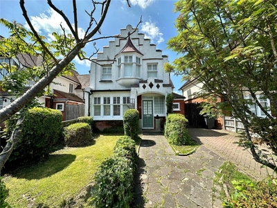 3 bedroom detached house for sale in Glynde Avenue, Eastbourne, East Sussex, BN22