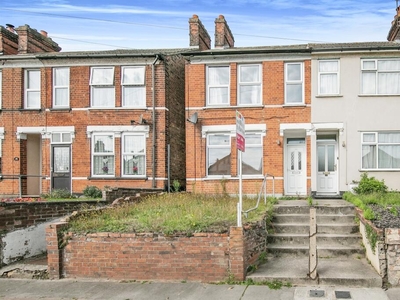 3 bedroom semi-detached house for sale in Wherstead Road, Ipswich, IP2
