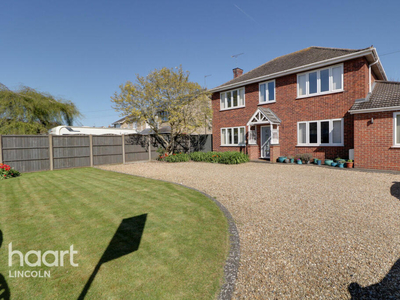 4 bedroom detached house for sale in Brant Road, Lincoln, LN5