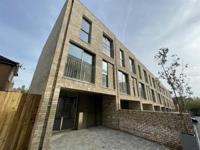 4 bedroom end of terrace house for sale in New Islington Gardens, Snell Street, Manchester, M4