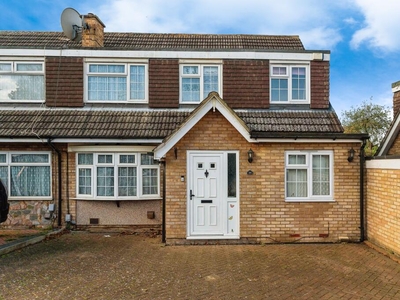 4 bedroom semi-detached house for sale in Holgate Drive, Luton, LU4