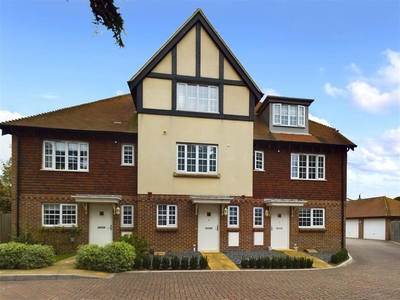 4 bedroom terraced house for sale in Sussex Mews, Worthing, BN11