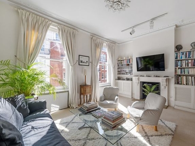 Town house to rent in Fawcett Street, Chelsea SW10