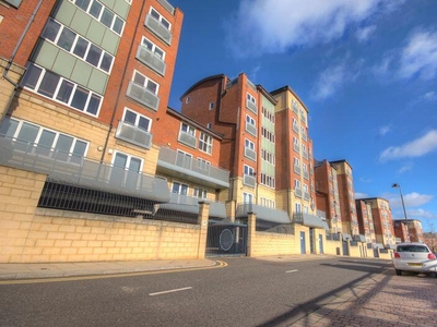 2 bedroom flat for sale in High Quay, City Road, Newcastle Upon Tyne, NE1