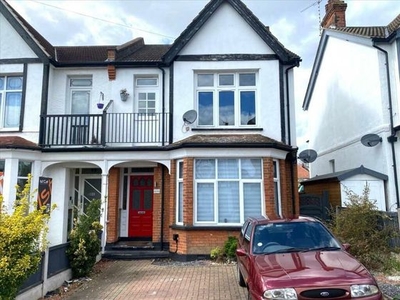 3 bedroom apartment for sale Southend-on-sea, SS0 8DD