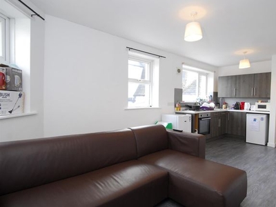 Flat to rent in Hill Park Crescent, Flat 3, Plymouth PL4