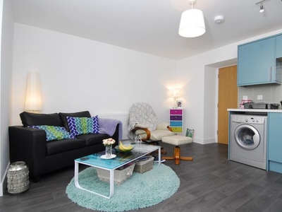 Flat to rent in Quaker Lane, Flat 1, Plymouth PL3