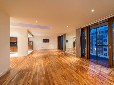 Penthouse for sale in The Gallaries, Abbey Road, St John's Wood NW8