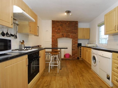 Property to rent in West Hill Road, Mutley, Plymouth PL4