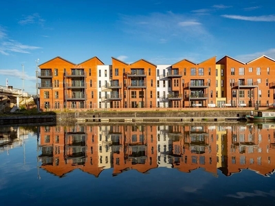 2 Bedroom Retirement Apartment For Sale in Gloucester, Gloucestershire