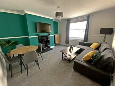1 Bedroom Apartment For Rent In Bournemouth, Dorset