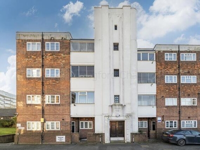 2 Bedroom Apartment For Sale In Aylmer Road, East Finchley