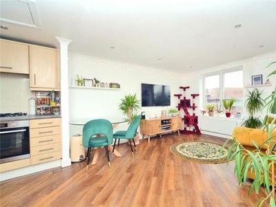 2 Bedroom Apartment For Sale In Banstead, Surrey
