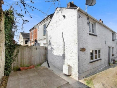 2 Bedroom Detached House For Sale In Newmarket