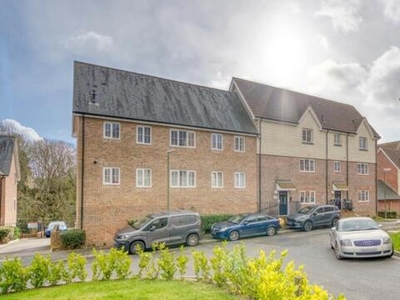 2 Bedroom Flat For Sale In Pulborough