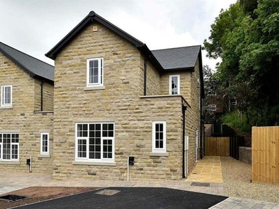 3 Bedroom Detached House For Sale In Bollington