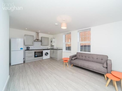 3 Bedroom Flat For Rent In Brighton