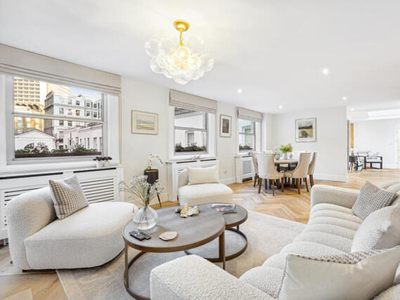 3 Bedroom Mews Property For Rent In
South Kensington