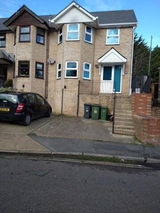 3 Bedroom Semi-detached House For Rent In Isle Of Wight