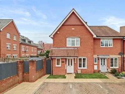 3 Bedroom Semi-detached House For Sale In Hellingly