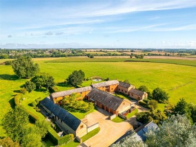 4 Bedroom Barn Conversion For Sale In Brackley, Northamptonshire