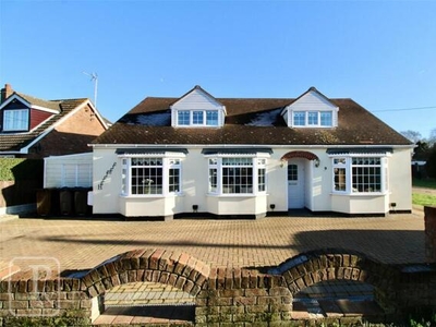 4 Bedroom Bungalow For Sale In Clacton-on-sea, Essex
