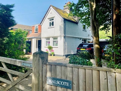 4 Bedroom Detached House For Sale In Ifield