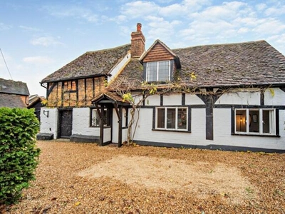 4 Bedroom Detached House For Sale In Pangbourne, Reading