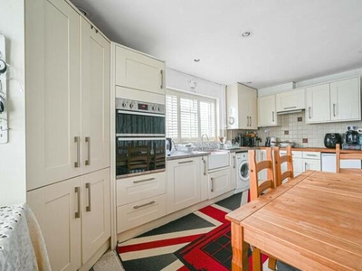4 Bedroom End Of Terrace House For Sale In North Finchley, London