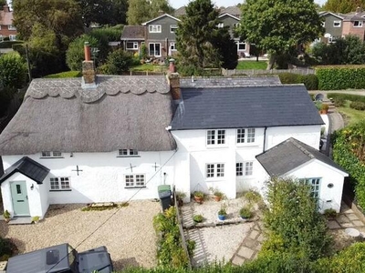 4 Bedroom Link Detached House For Sale In Basingstoke, Hampshire