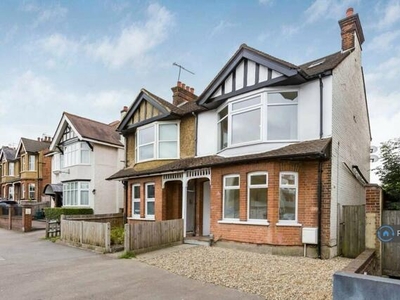 4 Bedroom Semi-detached House For Rent In St. Albans