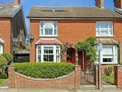 4 Bedroom Semi-detached House For Sale In East Grinstead