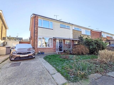 4 Bedroom Semi-detached House For Sale In Thundersley