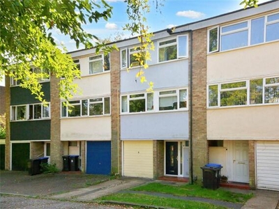 4 Bedroom Town House For Sale In Woking, Surrey
