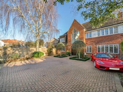 6 Bedroom Detached House For Rent In London