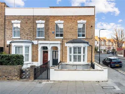 Brooke Road, London, E5 3 bedroom maisonette in London