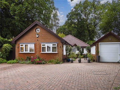 Bungalow for sale in Oakway, Studham, Central Bedfordshire LU6
