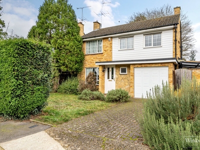 Dale Lodge Road, Sunningdale, Berkshire, SL5 3 bedroom house in Sunningdale