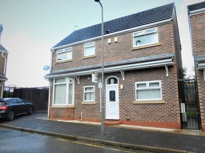 Flat to rent in Hampson Street, Anfield, Liverpool L6