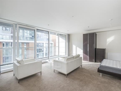 property to let in Seagull Lane, E16