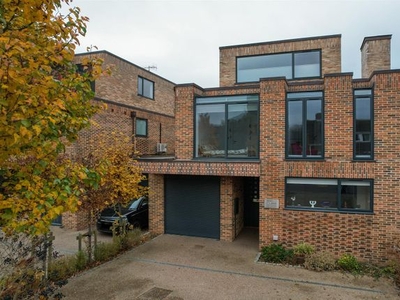 Town house for sale in St. Marys Road, Stratford-Upon-Avon CV37