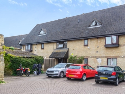 2 Bed Flat/Apartment For Sale in Bicester, Oxfordshire, OX26 - 5073132