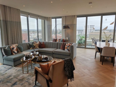 3 bedroom luxury Apartment for sale in Prince of Wales Drive London SW11 4FA, London, Greater London, England